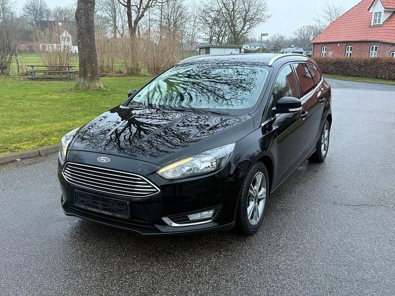 Gebraucht Ford Focus Titanium 125 PS (91 kW) 2018 Schwarz Kombi