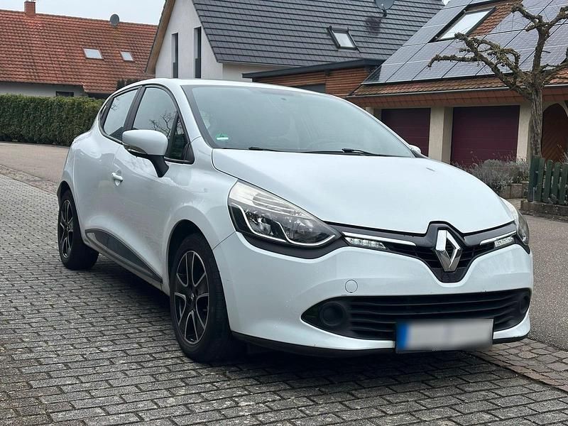 Gebraucht Renault Clio IV 90 PS (66 kW) 2015 Weiß Limousine