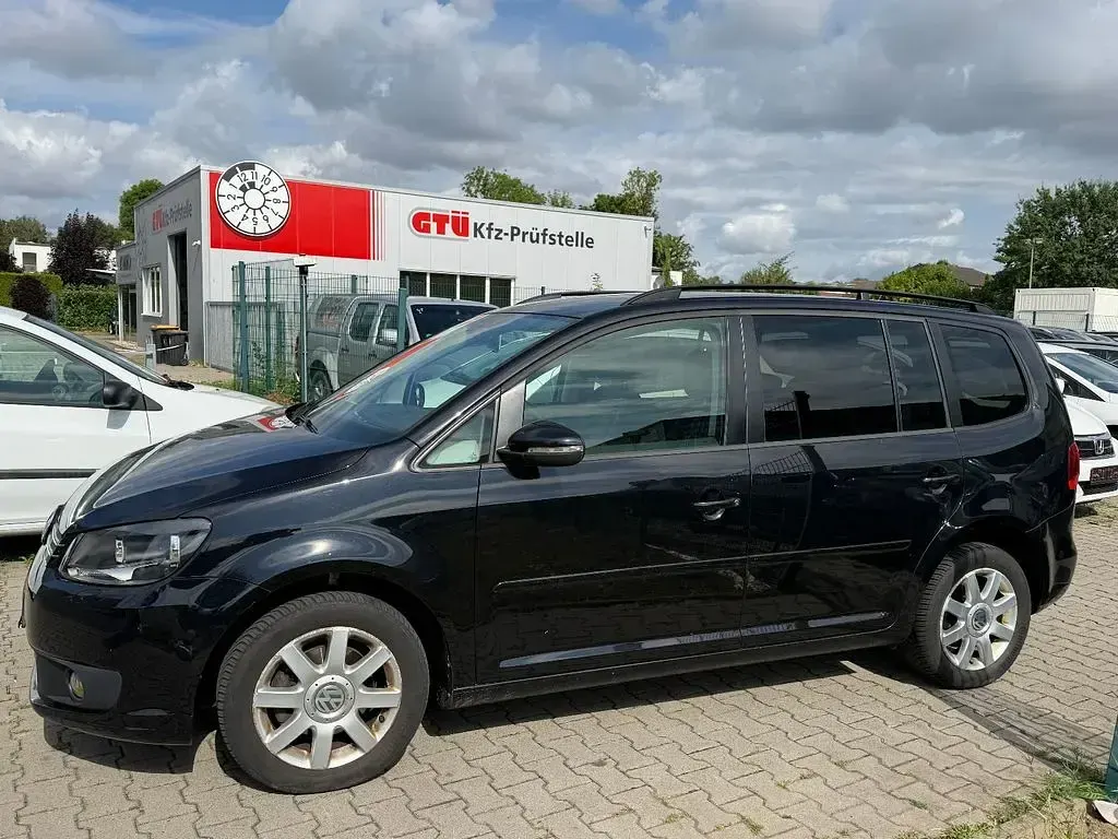 Gebraucht VW Touran Match 105 PS (77 kW) 2013 Schwarz Van / Kleinbus