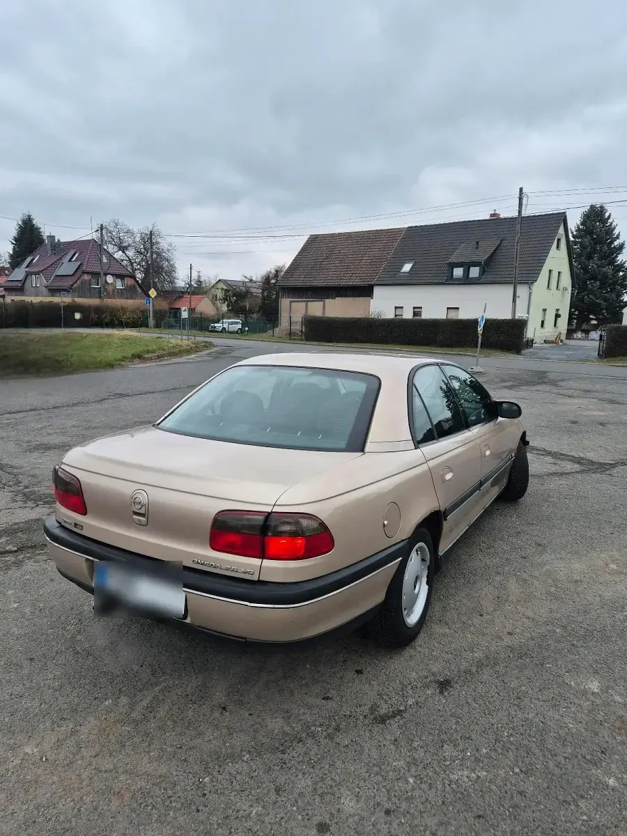 Gebraucht Opel Omega 170 PS (125 kW) 1998 Beige Limousine