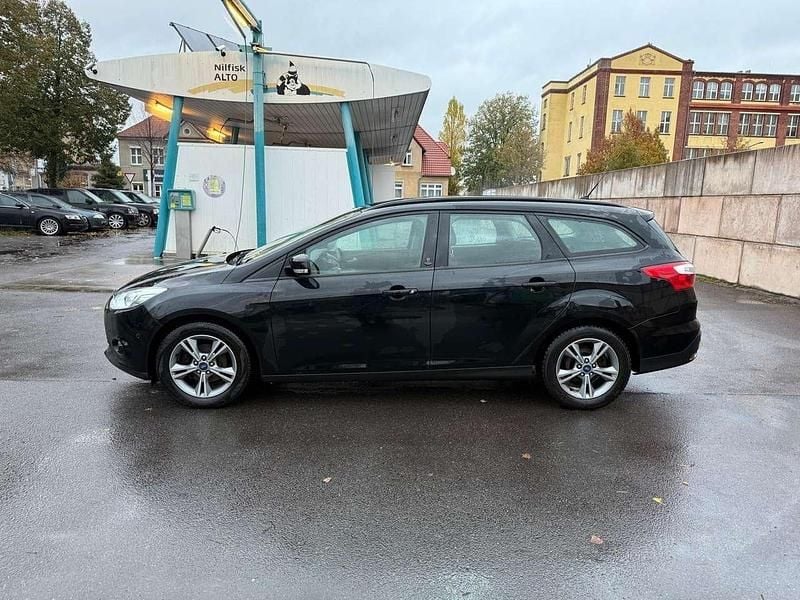 Gebraucht Ford Focus Champions Edition 125 PS (91 kW) 2013 Schwarz Kombi