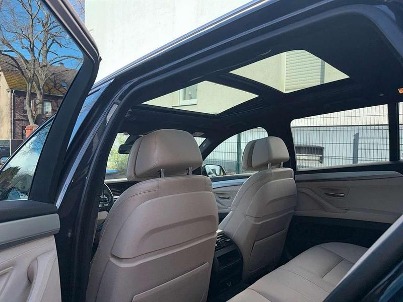 Gebraucht BMW 520 M Sport 190 PS (139 kW) 2015 Carbonschwarz metallic Kombi
