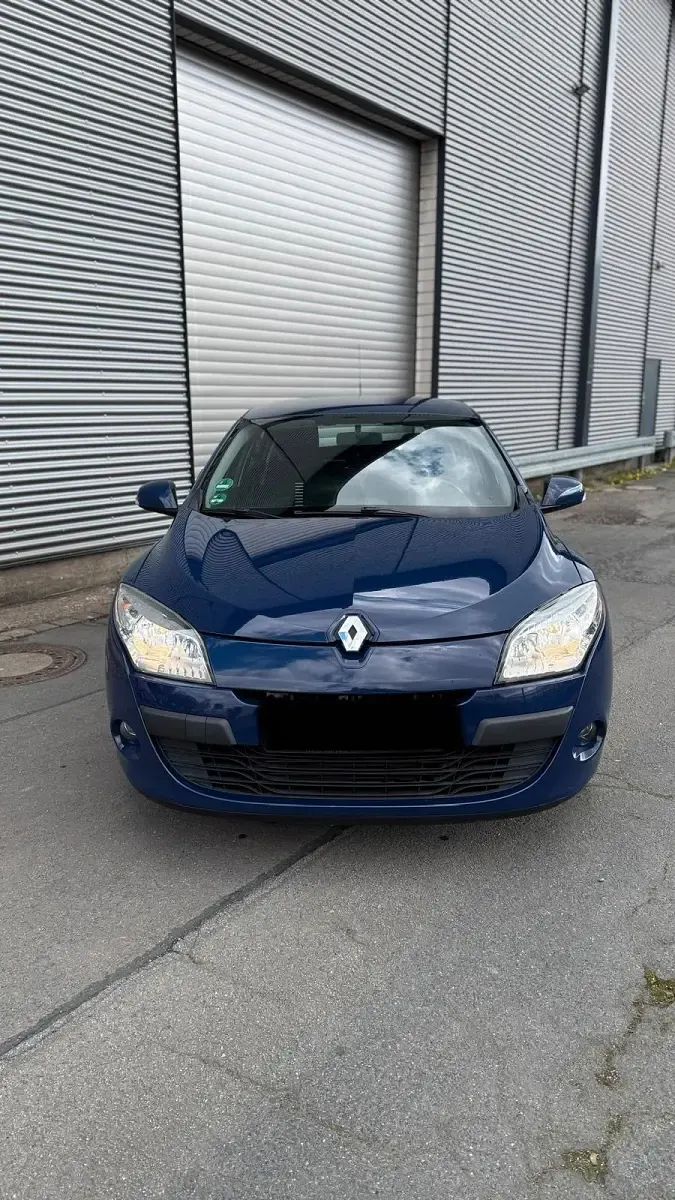 Gebraucht Renault Mégane Expression 90 PS (66 kW) 2012 Blau Limousine