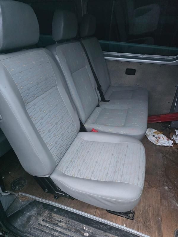 Gebraucht VW T5 131 PS (96 kW) 2007 Grau Van