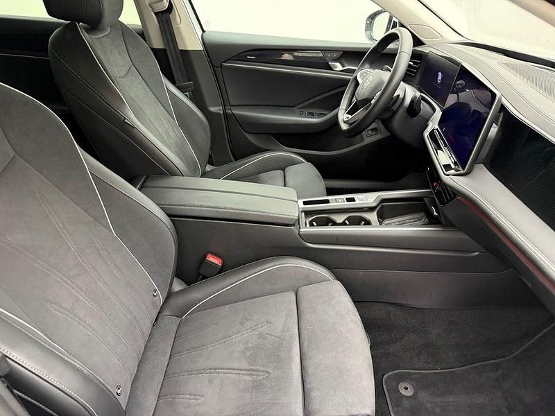 Gebraucht VW Passat Business 204 PS (150 kW) 2025 Weiß Kombi