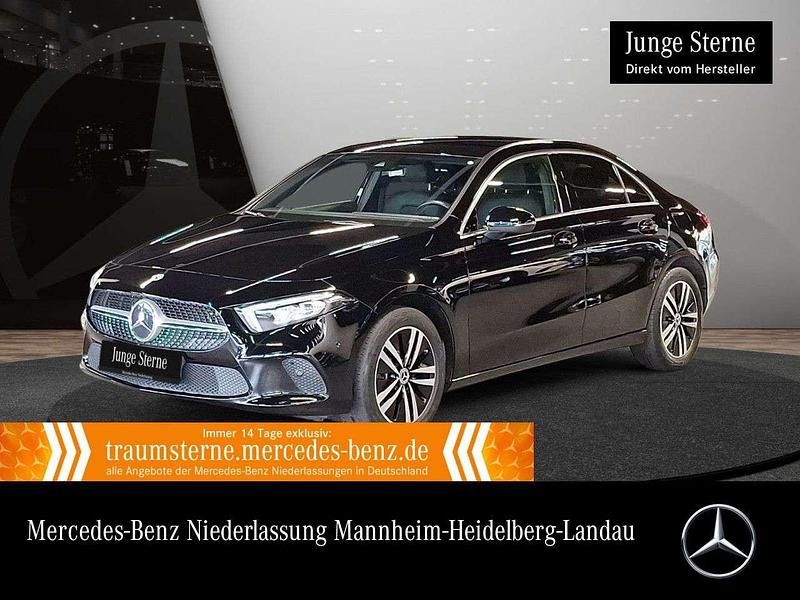 Nachtschwarz Gebraucht 2022 Mercedes A250 Progressive Limousine | 25.990 € (Fairer Preis) - Bild 1/3
