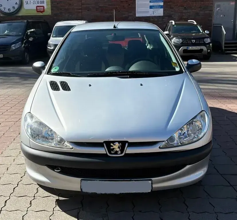 Gebraucht Peugeot 206 60 PS (44 kW) 2005 Silber Limousine
