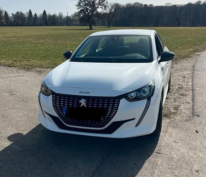 Gebraucht Peugeot 208 101 PS (74 kW) 2022 Weiß Kleinwagen