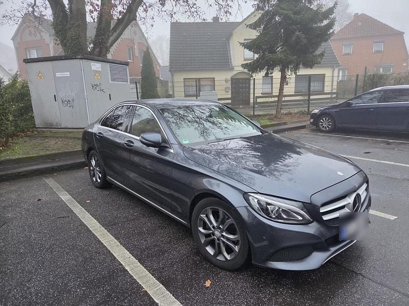 Grau Gebraucht 2016 Mercedes C220 Limousine | 15.950 € (Fairer Preis) - Bild 1/4