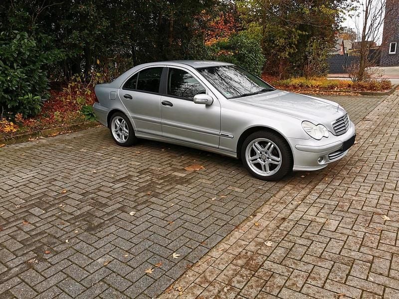 Gebraucht Mercedes C180 143 PS (105 kW) 2005 Silber Limousine