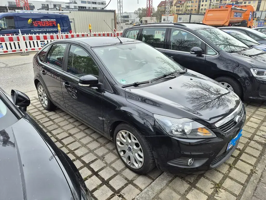Używany Ford Focus 101 KM (74 kW) 2009 Czarny Sedan/Limuzyna