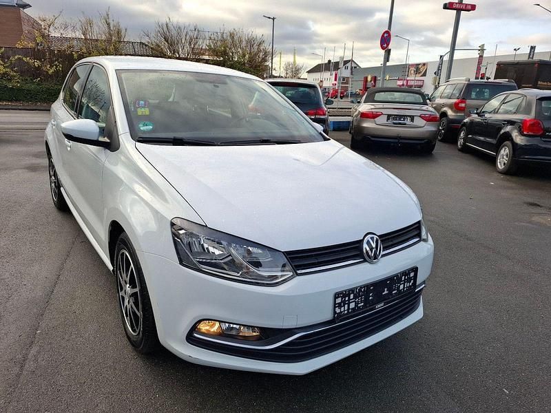 Weiß Gebraucht 2016 VW Polo Comfortline Kleinwagen | 5.999 € (Superpreis) - Bild 1/4