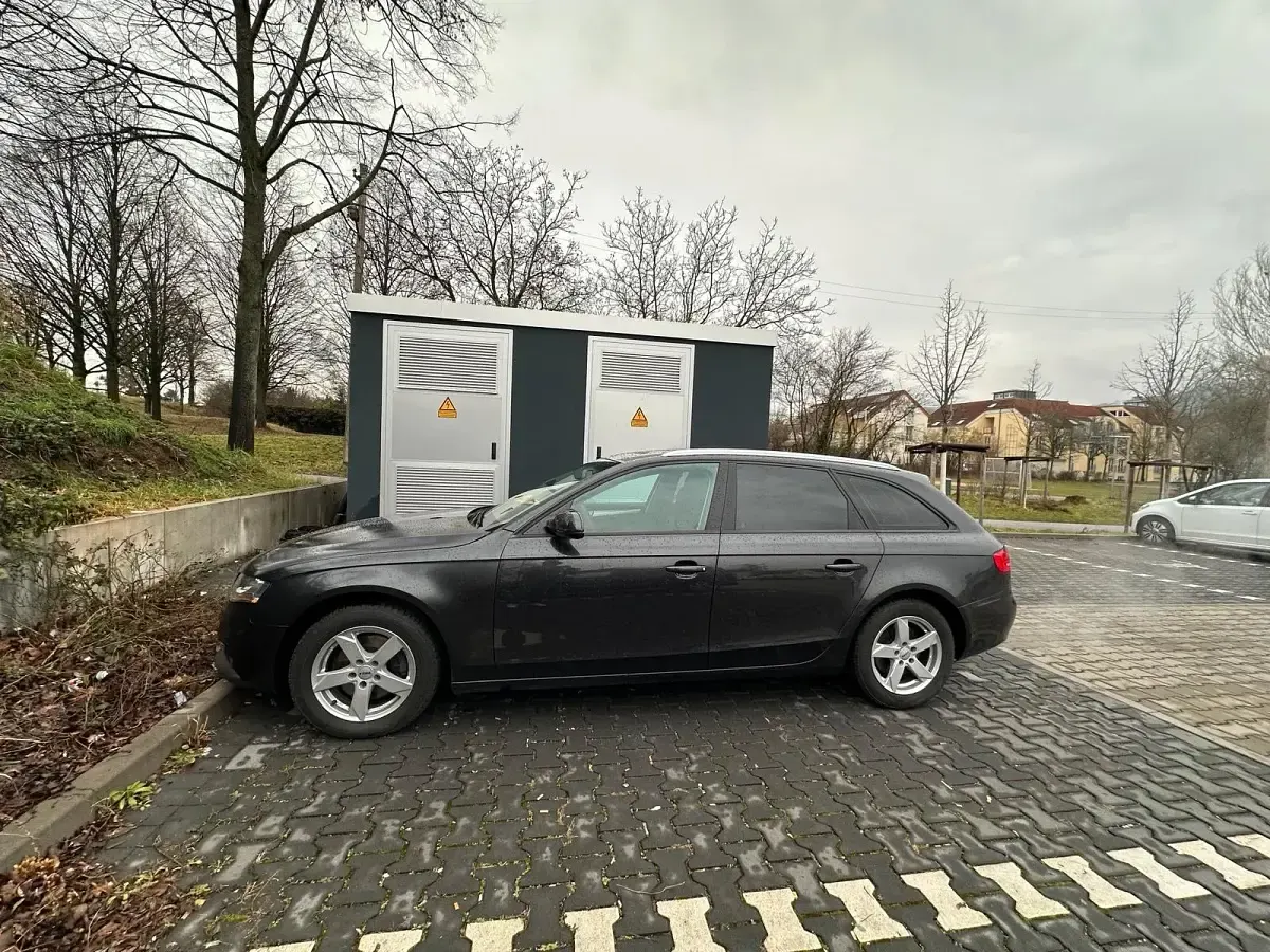Gebraucht Audi A4 160 PS (117 kW) 2010 Grau Kombi