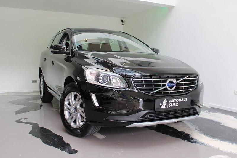 Schwarz Gebraucht 2017 Volvo XC60 Momentum SUV | 24.199 € (Guter Preis) - Bild 1/4