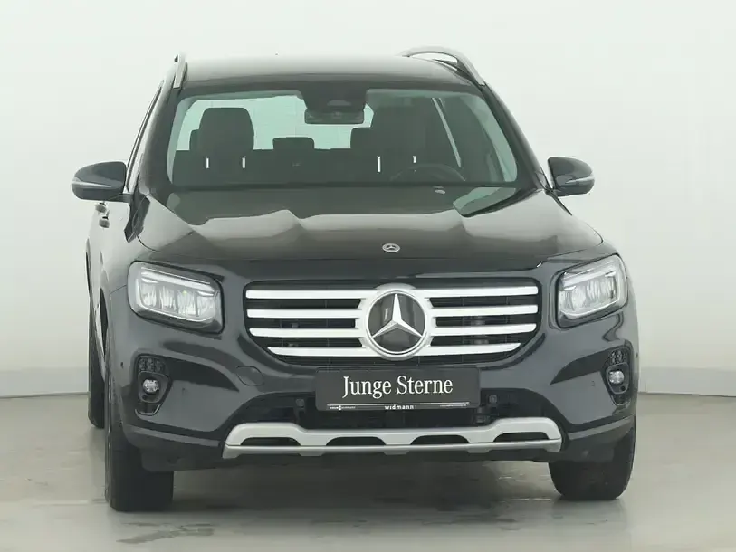 Gebraucht Mercedes GLB180 116 PS (85 kW) 2024 Metalliclack kosmosschwarz SUV