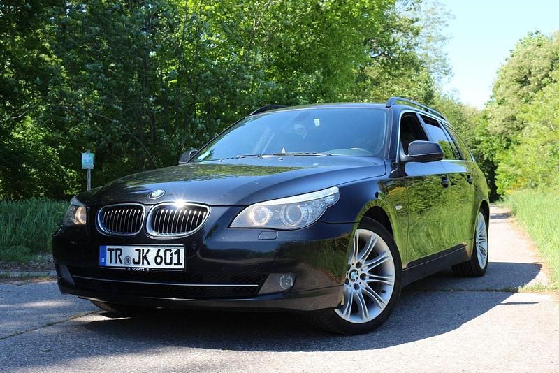 Gebraucht BMW 525 218 PS (160 kW) 2009 Schwarz Kombi