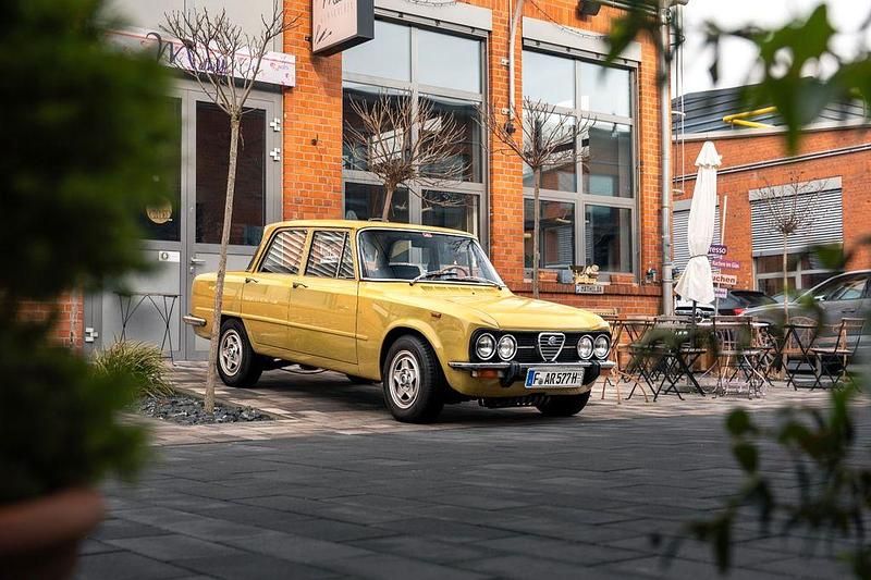 Gelb Gebraucht 1977 Alfa Romeo Giulia Limousine | 13.500 € - Bild 1/4