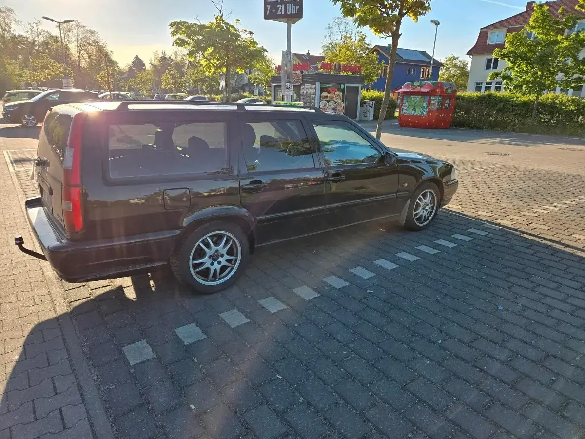 Gebraucht Volvo V70 193 PS (141 kW) 1998 Schwarz Kombi