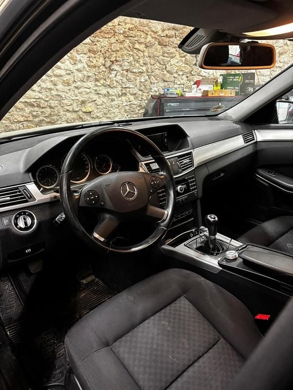 Gebraucht Mercedes E220 170 PS (125 kW) 2010 Schwarz Kombi