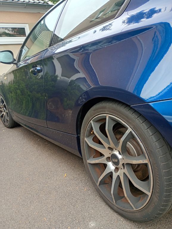 Blau Gebraucht 2009 BMW 118 Sport Line Kleinwagen | 4.800 € (Fairer Preis) - Bild 1/4