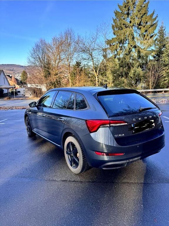 Gebraucht Skoda Scala Ambition 116 PS (85 kW) 2019 Grau Kleinwagen