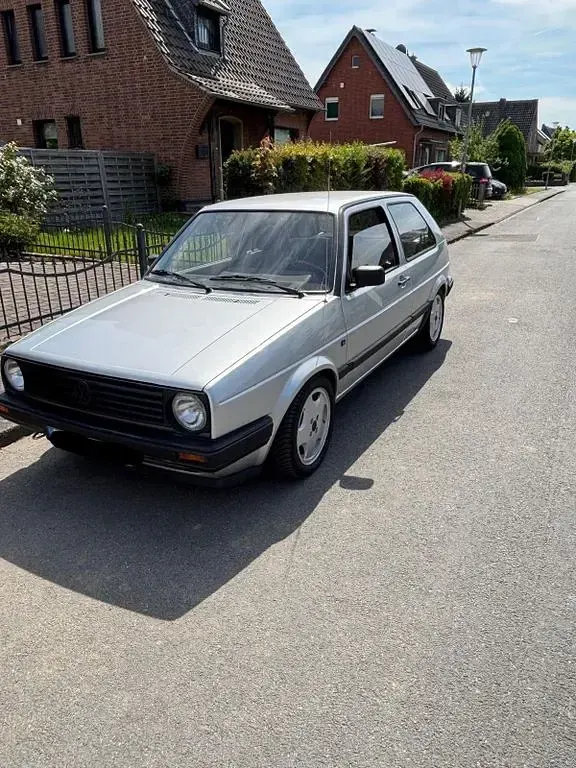 Gebraucht VW Golf II 90 PS (66 kW) 1990 Silber Kleinwagen