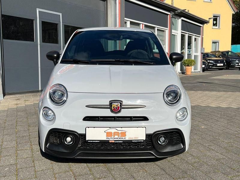 Gebraucht Abarth 695 179 PS (131 kW) 2022 Grigio cenere/abarth/campovolo Kleinwagen