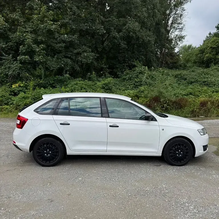 Gebraucht Skoda Rapid 86 PS (63 kW) 2013 Weiß Kleinwagen