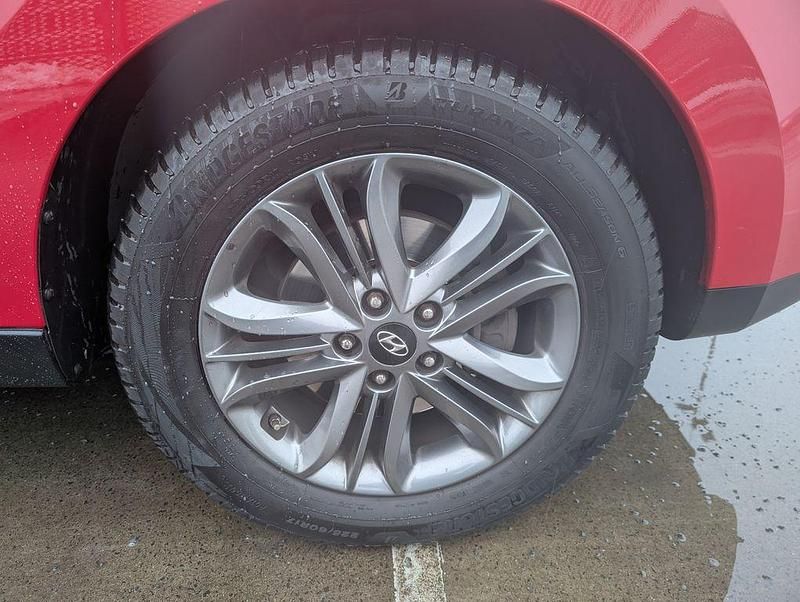 Gebraucht Hyundai ix35 Style 184 PS (135 kW) 2015 Rot SUV