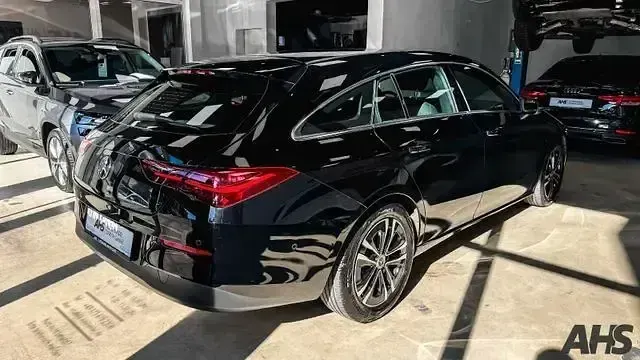 Gebraucht Mercedes CLA200 Shooting Brake 163 PS (119 kW) 2025 Schwarz Kombi
