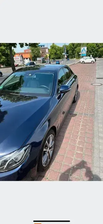 Gebraucht Mercedes E220 Exclusive 194 PS (142 kW) 2016 Blau Limousine