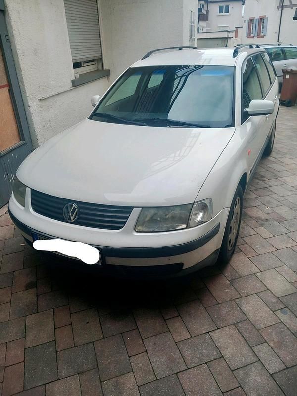 Gebraucht VW Passat 101 PS (74 kW) 1998 Weiß Kombi