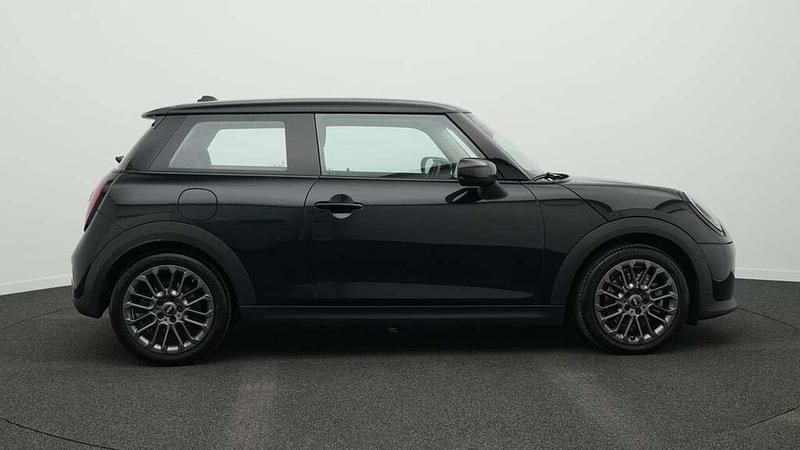 Gebraucht Mini Cooper Classic 156 PS (114 kW) 2024 Schwarz Kleinwagen