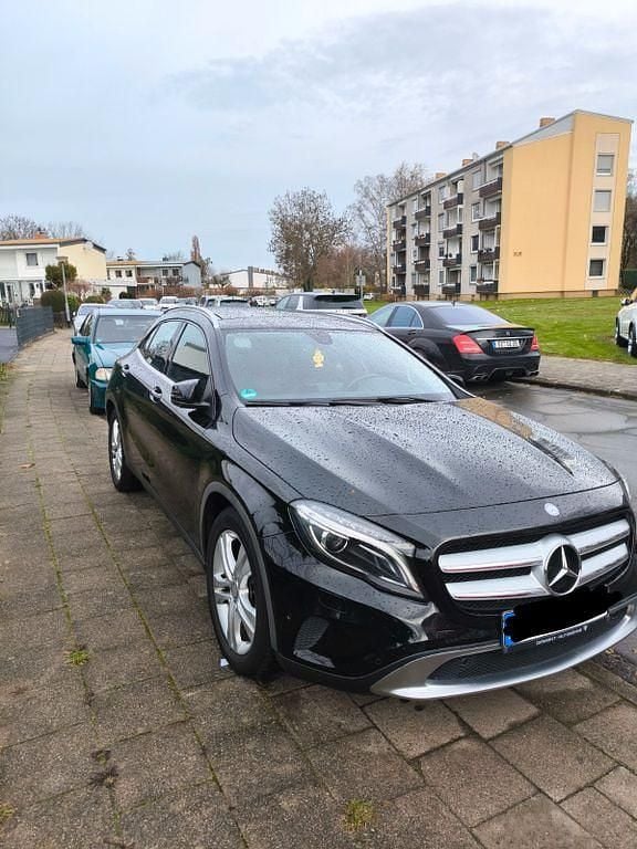 Schwarz Gebraucht 2014 Mercedes GLA200 SUV | 14.500 € (Guter Preis) - Bild 1/4