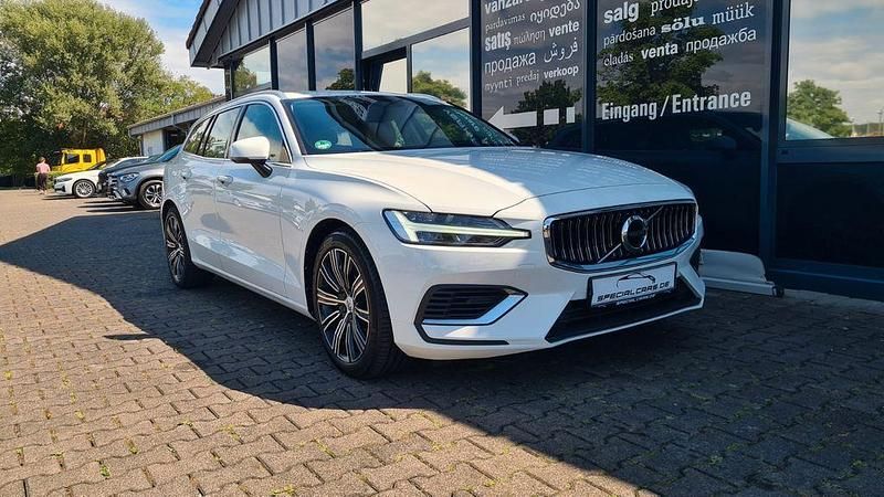 Weiß Gebraucht 2020 Volvo V60 Inscription Kombi | 23.490 € (Superpreis) - Bild 1/4
