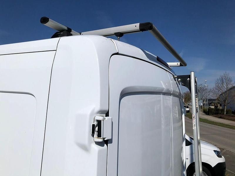 Gebraucht Ford Transit Trend 131 PS (96 kW) 2022 Weiß Van / Kleinbus