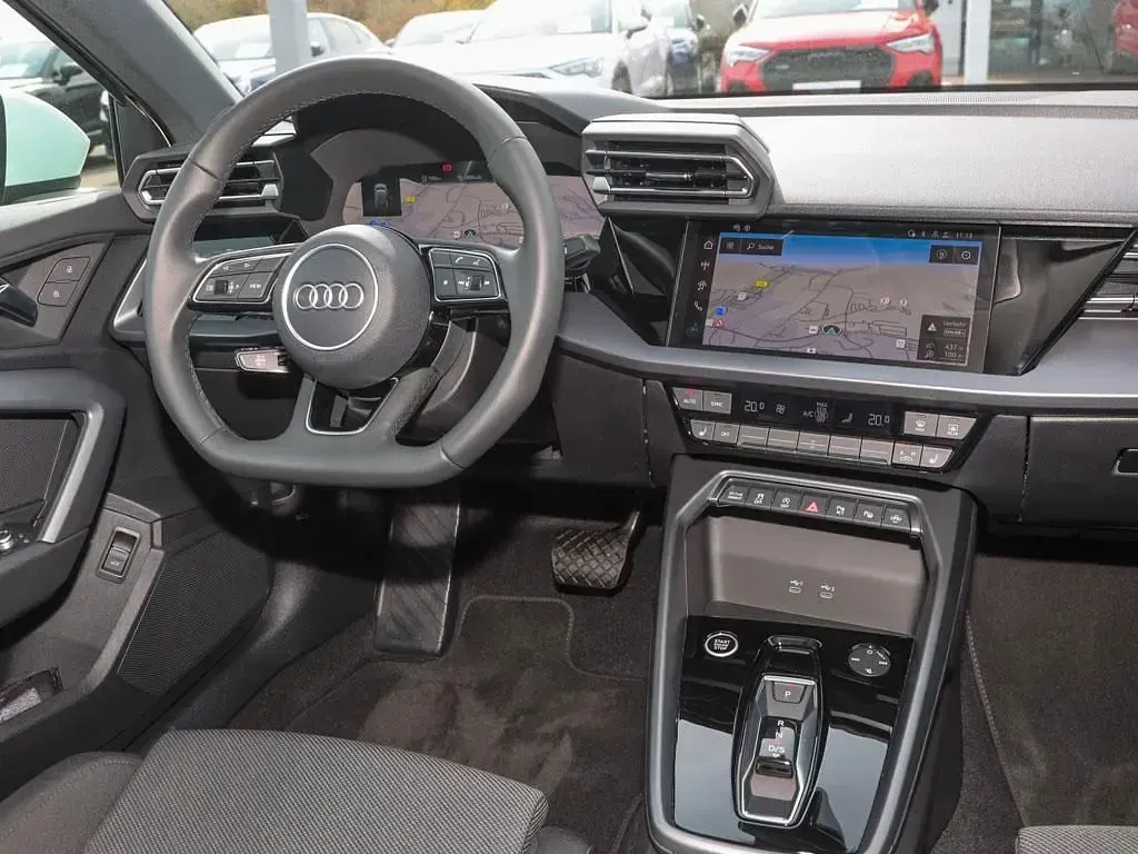 Gebraucht Audi A3 Ambiente 116 PS (85 kW) 2025 Gletscherweiß metallic Limousine