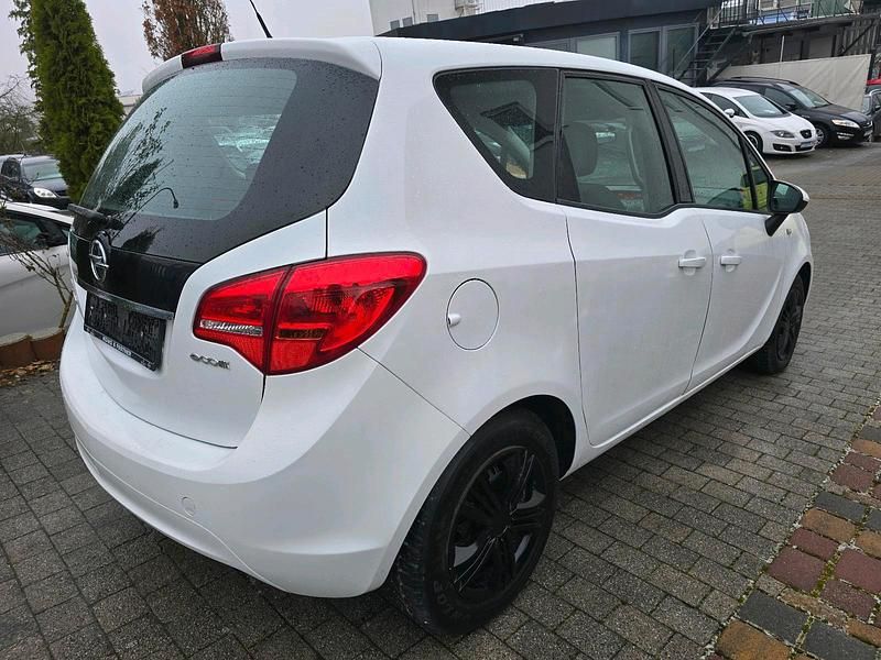 Gebraucht Opel Meriva Style 120 PS (88 kW) 2015 Weiß Van / Kleinbus