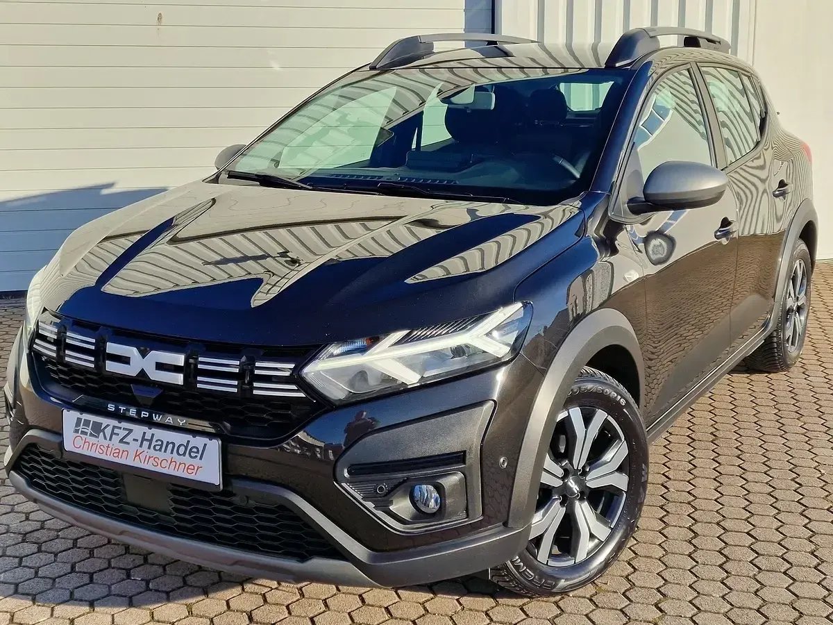 Gebraucht Dacia Sandero Expression 110 PS (80 kW) 2023 Schwarz metallic