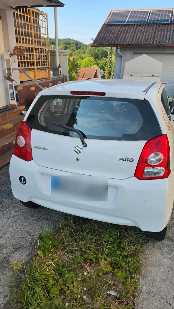 Gebraucht Suzuki Alto 68 PS (50 kW) 2011 Weiß Kleinwagen