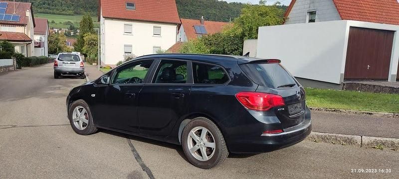 Gebraucht Opel Astra Eco 136 PS (100 kW) 2014 Schwarz Limousine