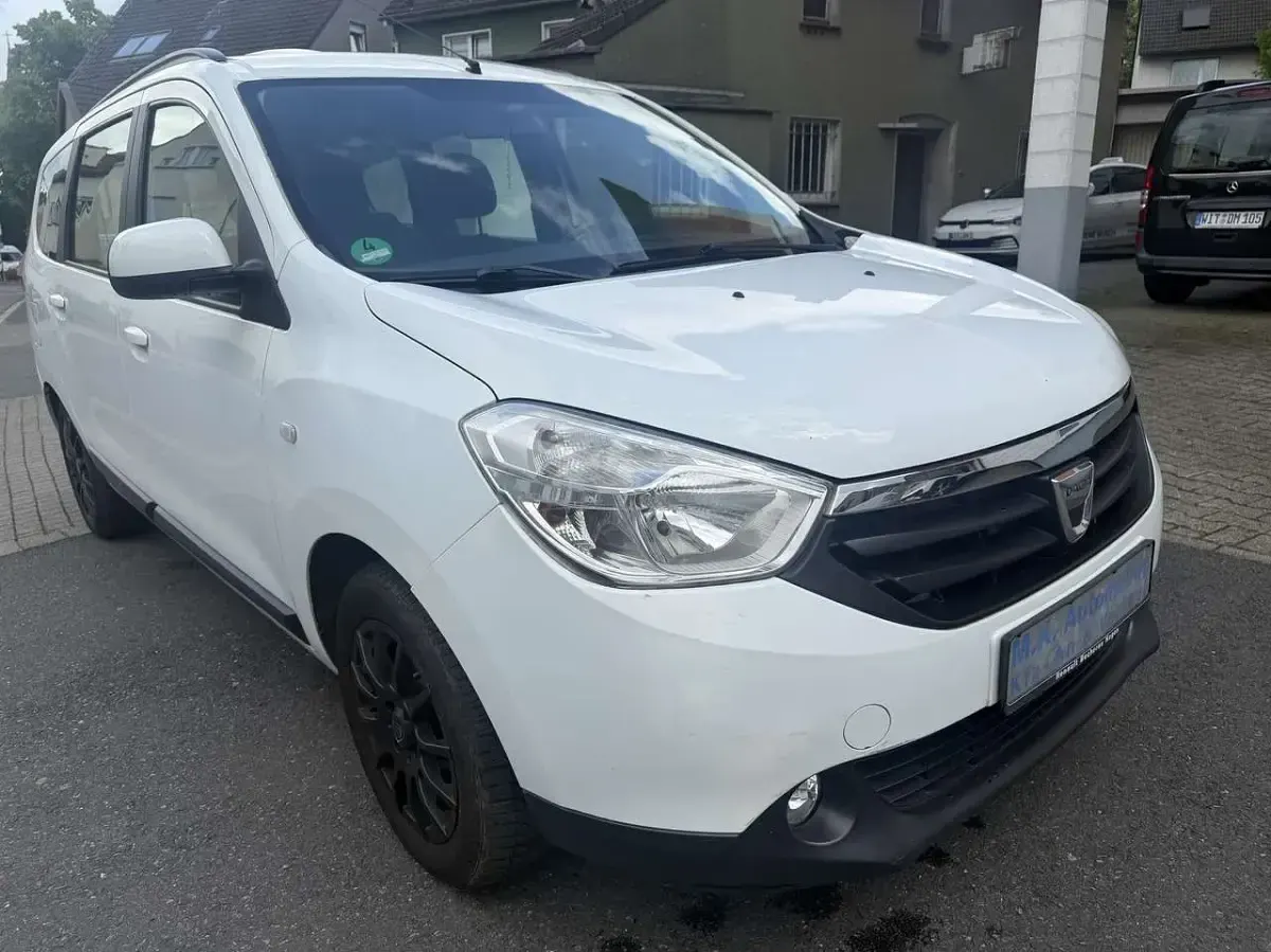 Gebraucht Dacia Lodgy Prestige 116 PS (85 kW) 2012 Gletscherweiss Van / Kleinbus