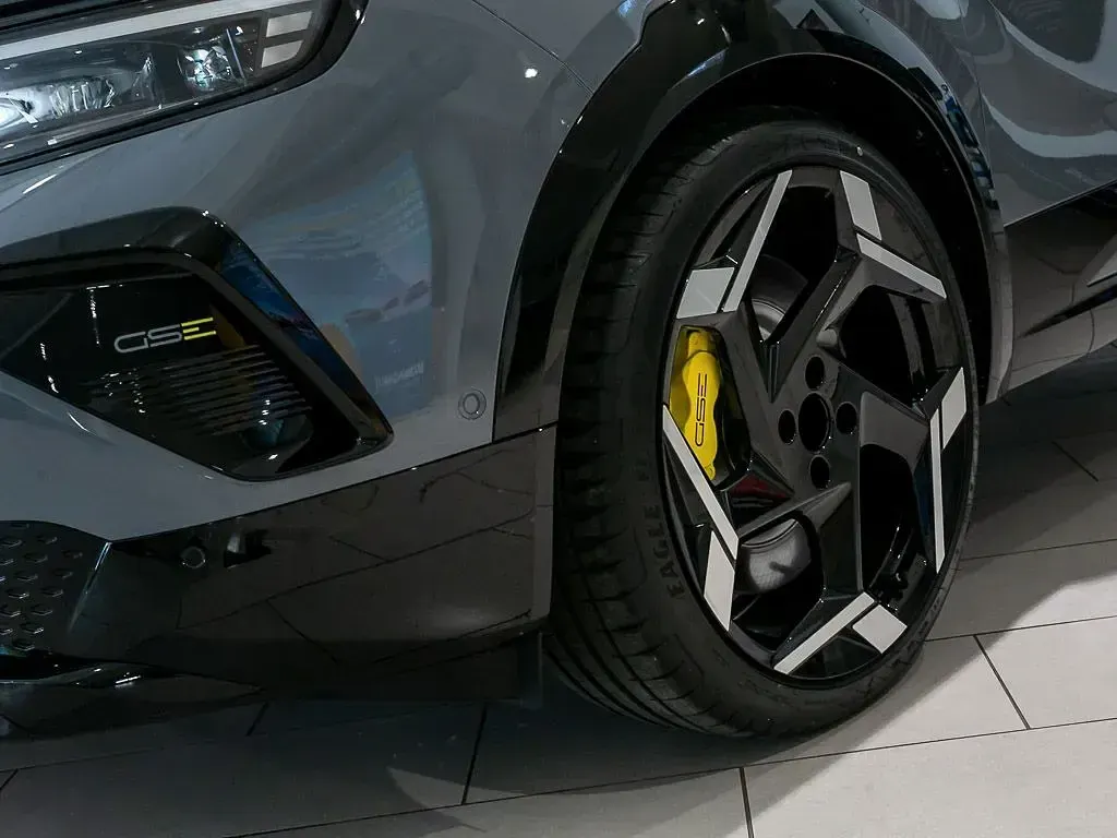 Nowe Opel Mokka-e GSe 206 kW (281 KM) 2026 Szary SUV