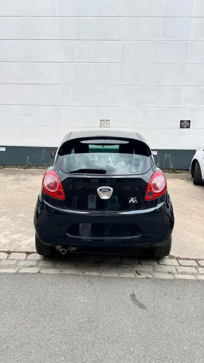 Gebraucht Ford Ka 70 PS (51 kW) 2010 Schwarz Kleinwagen