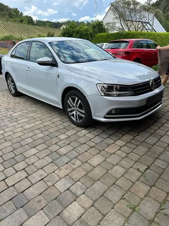Gebraucht VW Jetta 105 PS (77 kW) 2016 Weiß Limousine