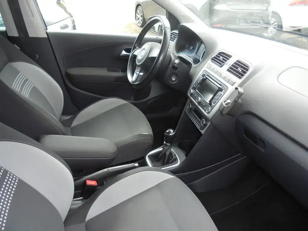 Gebraucht VW Polo Life 90 PS (66 kW) 2013 Silber Kleinwagen