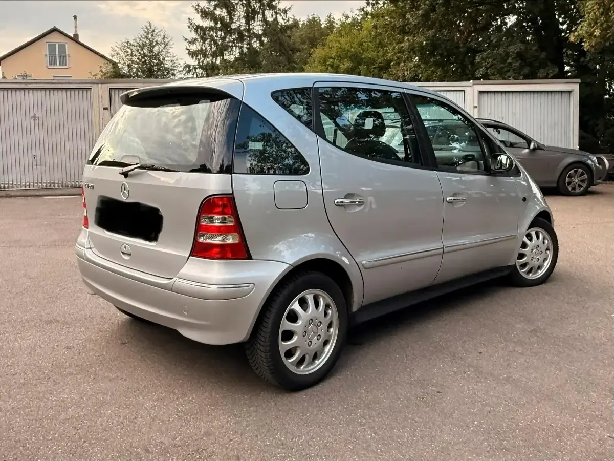 Gebraucht Mercedes A160 Elegance 102 PS (75 kW) 2003 Silber Kleinwagen