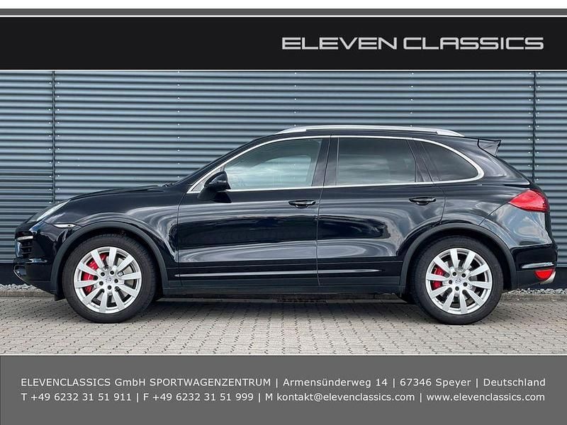 Schwarz Gebraucht 2012 Porsche Cayenne Turbo SUV | 35.000 € (Teuer) - Bild 1/4