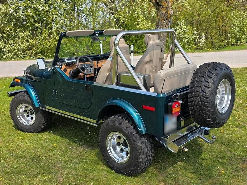 Second-hand Jeep CJ 130 CP (95 kW) 1987 Verde Cabrio