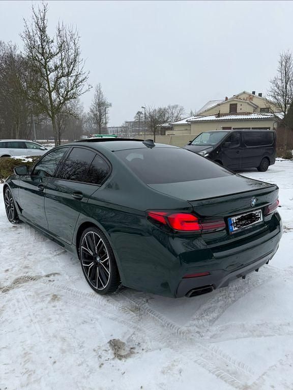 Gebraucht BMW M550 Performance 530 PS (389 kW) 2022 Grün Limousine